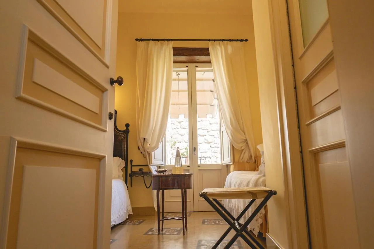 مبيت وإفطار تاورمينا Casa Turchetti 3*,  إيطاليا