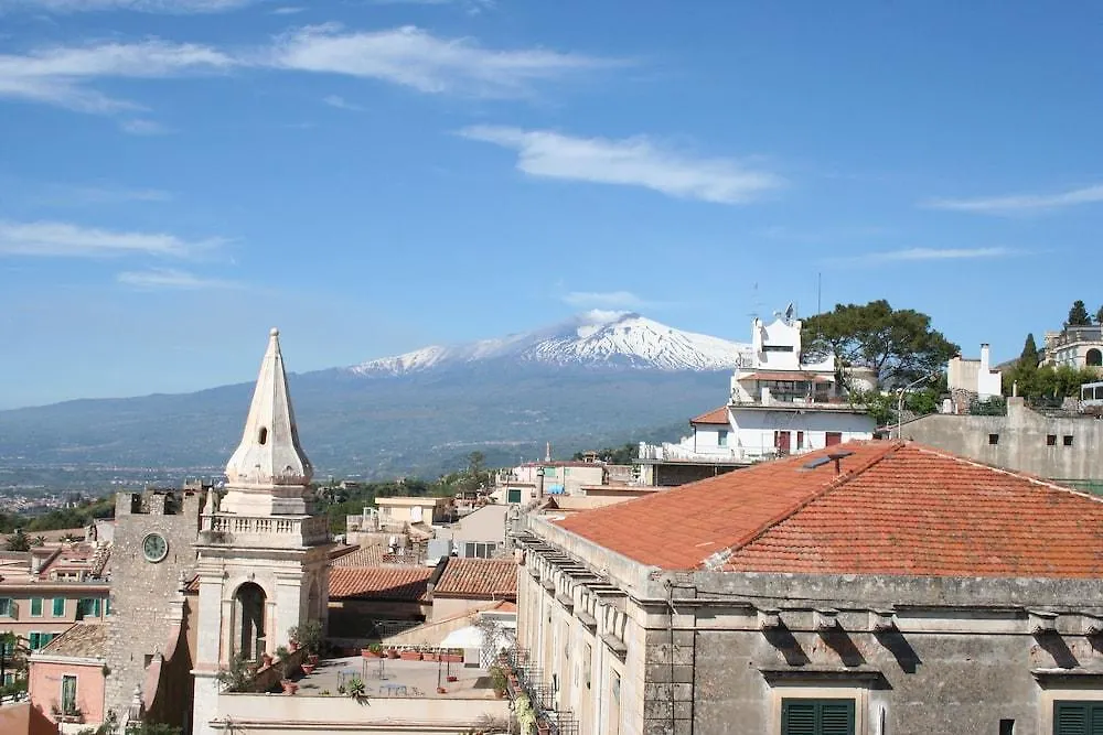 مبيت وإفطار تاورمينا Casa Turchetti